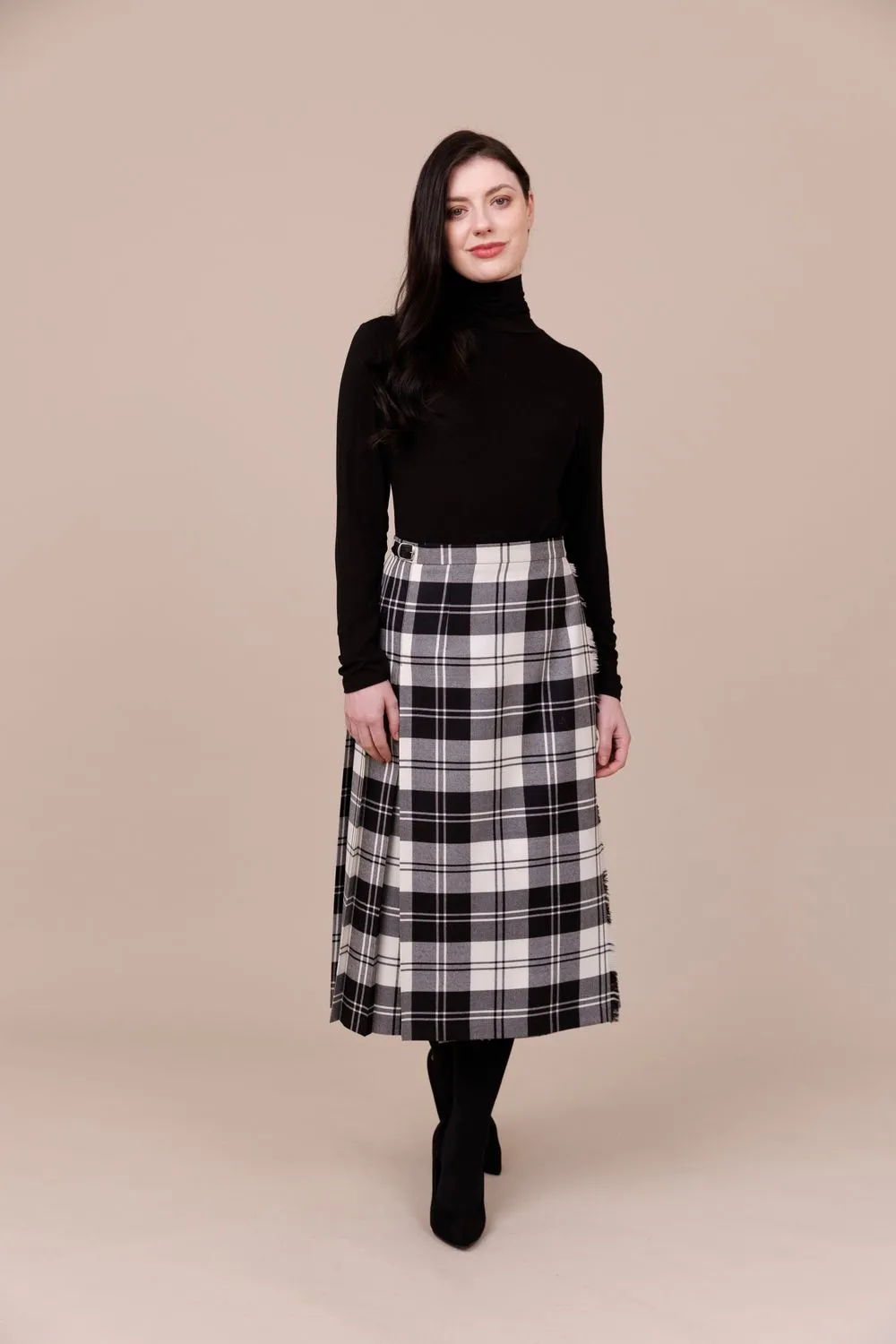 Black & White Erskine 100% Worsted Wool Regular Kilt