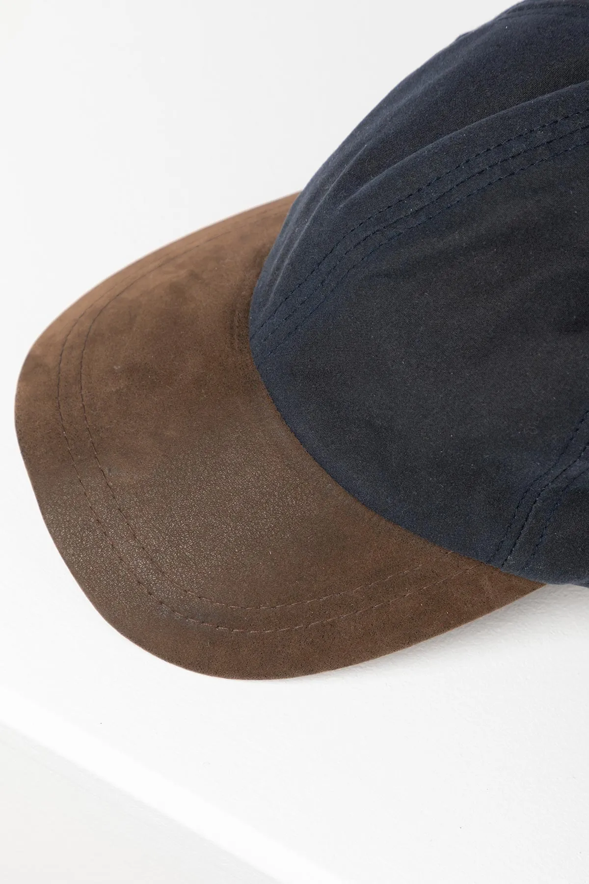 Men's Wax Baseball Cap with Nubuck Peak - Danby